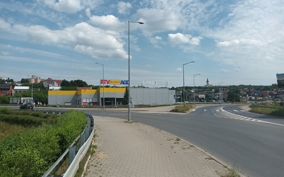 Starachowice – Pawilon handlowy